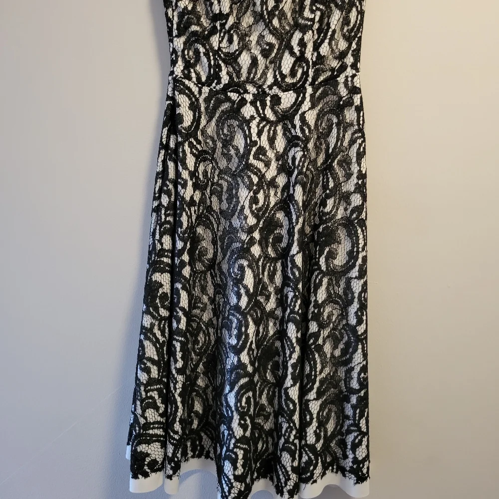 Lace strapless knee length dress - Picture 2 of 3